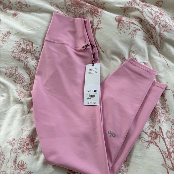 ALO Yoga Sweet Pink Sports Bra Set (2pc) - Picture 3 of 7